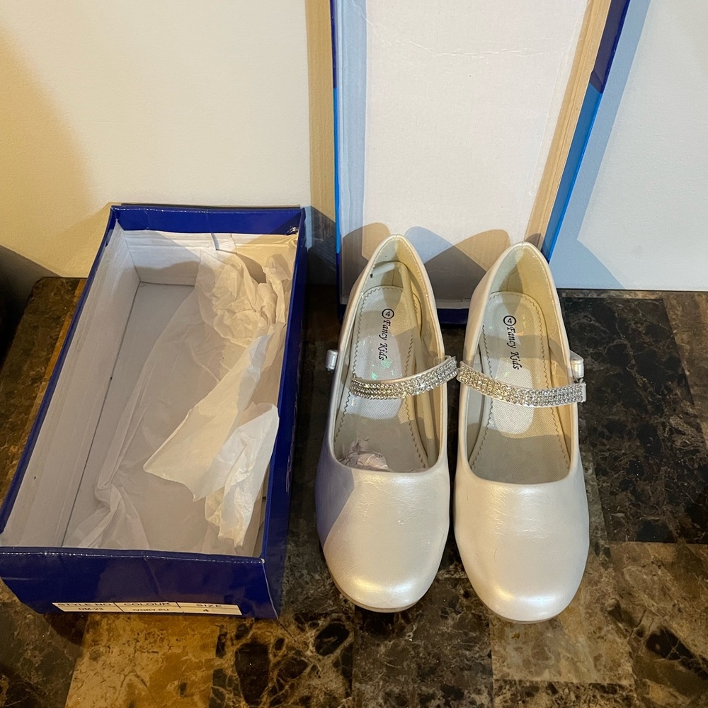 Junior Girls Dress Shoes